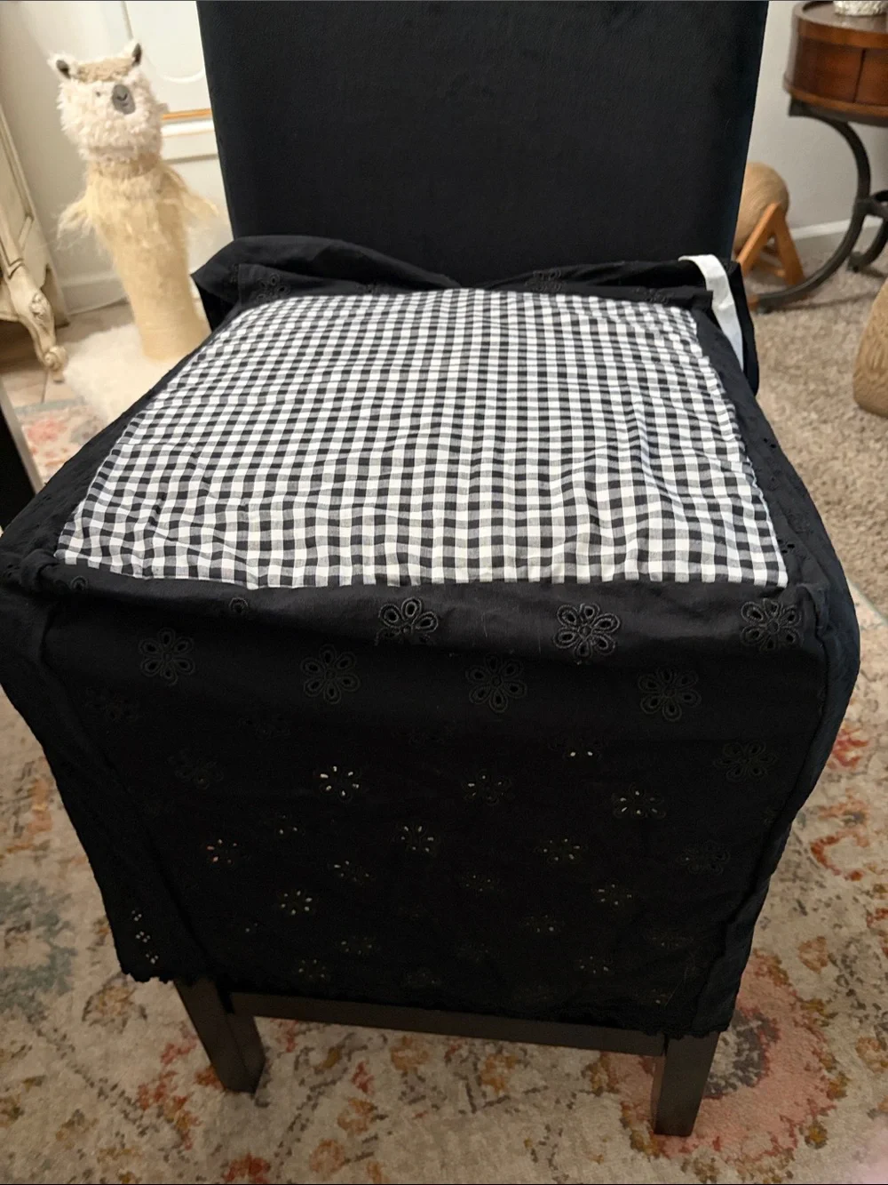 Black Eyelet chair covers with Black-and-White Gingham Pocket set of 4